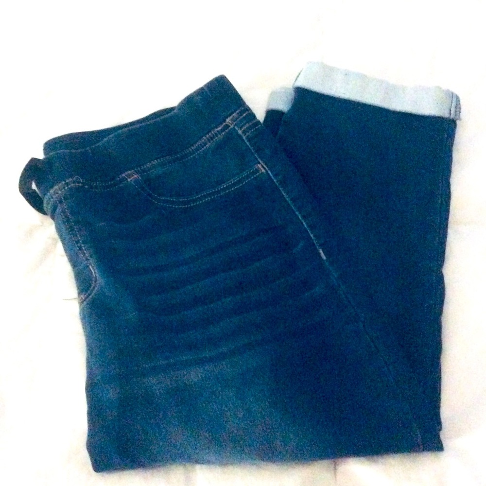 No Boundaries Pull On Capri Jeans